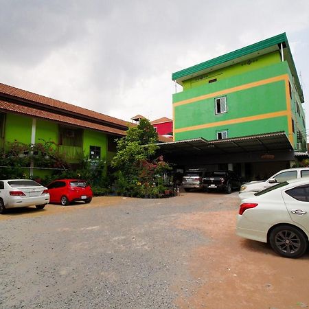 Khanidta Resort Pattaya Buitenkant foto