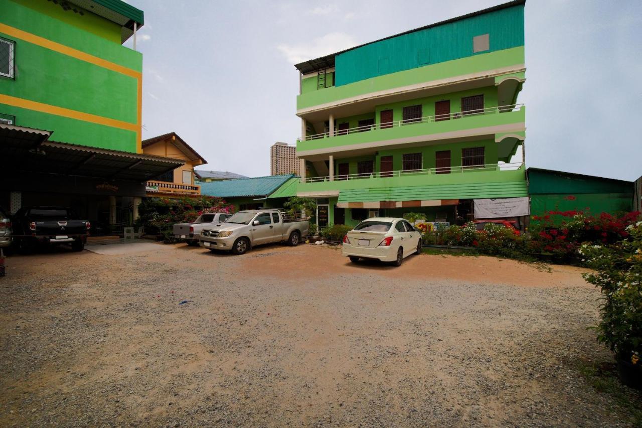 Khanidta Resort Pattaya Buitenkant foto